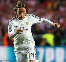 / последние твиты от luka modrić (@lukamodric10). Luka Modric Celebrates Real Madrid S La Decima By Chopping Off His Long Hair Daily Mail Online