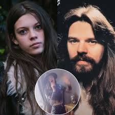 Courtney Hadwin stormed the stage "at home" to classic tunes and delivered  a wild, fearless rendition of Bob Seger's "Old Time Rock and Roll." With  her voice booming through the speakers and