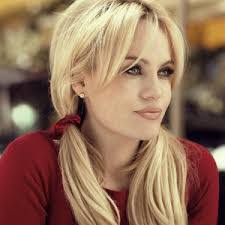 Adele Warwick's Instagram, Twitter & Facebook