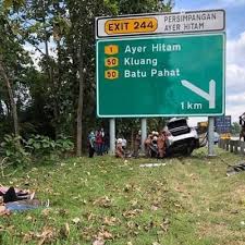 Check spelling or type a new query. Honda Civic Hampir Terbelah 2 Langgar Tiang Papan Tanda 2 Maut 3 Parah Selepas Kereta Terbabas