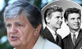 His wife patti told the los angeles times he contracted the disease from a lifetime of. Everly Brothers Singer Phil Everly Dies Aged 74 And Famous Fans Mourn Death Daily Mail Online