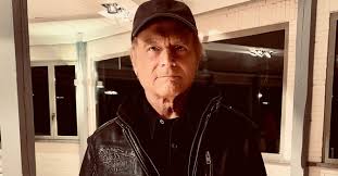 Terence hill news, related photos and videos, and reviews of terence hill performances. United Charity Auktionen Fur Kinder In Not