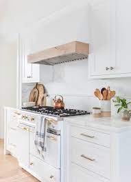 When the cabinets steal the show, you need kitchen hardware that can play along without being too overpowering. 17 White Kitchen Cabinet Ideas Paint Colors And Hardware For White Cabinetry
