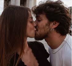 E' ormai passato qualche giorno dalla registrazione della scelta di andrea cerioli il quale ha per la la spano ha poi spiegato perchè ha scelto di rendere pubblico solo ora il suo profilo instagram U D Andrea Cerioli E La Fidanzata Arianna Cirrincione Alla Prova Della Convivenza Chiccose Doc