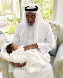 يُعد طحنون بن محمد آل نهيان ممثل الحاكم في المنطقة الشرقية لإمارة أبو ظبي ، وهو أحد مرافقي الشيخ زايد بن سلطان آل نهيان ، وشَغل العديد من المناصب قبل وبعد اتحاد دولة الإمارات العربية المتحدة ، نال المزيد من الخبرة العملية والمعرفية من مرافقته للشيخ زايد بن سلطان، لأنه كان. Ø¢Ù„ Ù†Ù‡ÙŠØ§Ù† ØµØ§Ø­Ø¨ Ø§Ù„Ø³Ù…Ùˆ Ø§Ù„Ø´ÙŠØ® Ø®Ù„ÙŠÙØ© Ø¨Ù† Ø²Ø§ÙŠØ¯ Ø¢Ù„ Ù†Ù‡ÙŠØ§Ù† Ø±Ø¦ÙŠØ³ Ø§Ù„Ø¯ÙˆÙ„Ø© Ø­ÙØ¸Ù‡ Ø§Ù„Ù„Ù‡ Ùˆ Ø§Ù„Ø´ÙŠØ® Ø·Ø­Ù†ÙˆÙ† Ø¨Ù† Ø°ÙŠØ§Ø¨ Ø¨Ù† Ø·Ø­Ù†ÙˆÙ† Ø¢Ù„ Ù†Ù‡ÙŠØ§Ù† Ø­ÙØ¸Ù‡ Ø§Ù„Ù„Ù‡