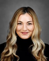 Amber Philpot's Instagram, Twitter & Facebook