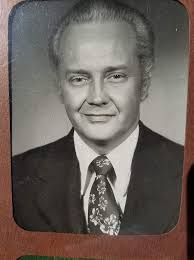 George Schneeweiss Obituary (2007)