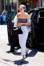 The supermodel is back in new york city and has been papped with mom, yolanda hadid. Gigi Hadid Hot Summer Day In New York City 06 17 2018 Celebmafia