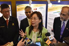 Menteri perusahaan perladangan dan komoditi Kementerian Perusahaan Perladangan Dan Komoditi On Twitter Malaysia As 2nd Largest Producer Of Palm Oil Should Expand The Use Of Palm Oil As Renewable Energy Like Other Palm Oil Producer Countries Said