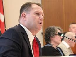 Sarnia councillor barred from city hall, in-person council meetings