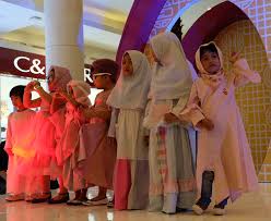 Almira cilegon juara fashion show anak berprestasi cintakidsfashion from 3.bp.blogspot.com. Menengok Inspirasi Busana Muslim Syar I Nan Elegan Helenamantra