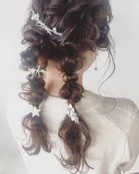 これだとアリかも ツインだけど大人っぽい 大人ツインテール の花嫁ヘアカタログ marry マリー ヘアスタイリング カワイイ髪型 成人式 ヘアスタイル アップ