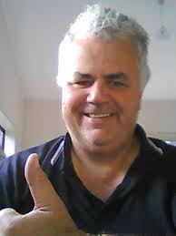 Auckland man Nigel Edwards finds $10k cash in a bag and returns to owners