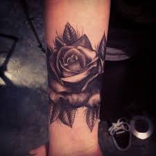 Black Rose Tattoo 15 Tattoo Designs And Meanings Inkdoneright Black Rose Tattoos Black Rose Tattoo Meaning Rose Tattoos On Wrist