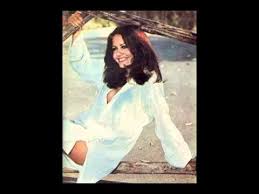 Nada's début occurred at the age of fifteen at the 1969 sanremo music festival with the song ma che. Nada Malanima La Golondrina Youtube