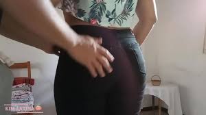muchos meses coqueteando a mi suegra y cae cuando doblaba las mantas -  XNXX.COM