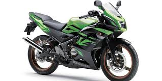 Lihat spesifikasi, fitur, warna yang tersedia, konsumsi bbm, gambar, video, dan bandingkan juga ninja r dengan rivalnya seperti. Kisaran Harga Kawasaki Ninja 150 Rr Paling Murah Rp 15 Jutaan