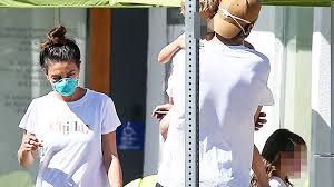 Their daughter wyatt was born in 2014, while their son dimitri was born in 2016. Ashton Kutcher Mila Kunis Take Kids Wyatt 5 Dimitri 3 Out For Frozen Yogurt Date Pics Flipboard