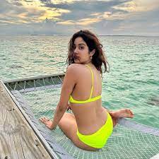 Janhvi Kapoor never skips leg day and here's why you shouldn't too | Vogue  India