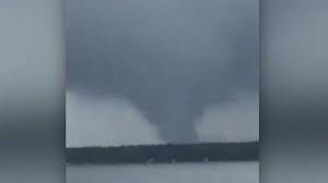 Press j to jump to the feed. Meteomedia Tornade Confirmee A Moins De 300 Km Du Quebec Facebook