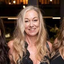 Carolyn Cornwall's Instagram, Twitter & Facebook