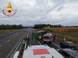 Autostrada a1, autostrada słońca (wł. Incidente Sull Autostrada A21 Tra Villanova E Asti Ovest Coinvolto Un Mezzo Pesante Atnews It