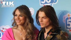 Damian marley — mi blenda 04:41. Kinder Geburtstag Verona Pooth Zeigt Susses Sohnchen Rocco Tikonline De