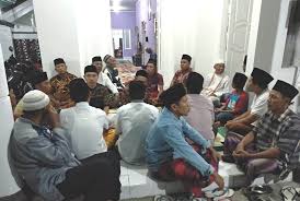Doa pada 7 atau 40 hari setelah kematian. Tradisi 7 40 100 Dan 1000 Hari Dalam Timbangan Syariat Islam Halaman 1 Kompasiana Com