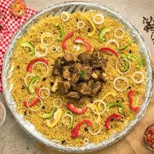Di tempat ini ada nasi kebuli autentik dengan kambing panggang yang diracik dengan bumbu asli yordania. Resep Nasi Kebuli Kambing Sapi Asli Timur Tengah Bahan Bumbu Cara Membuat Nasi Kebuli Daging Sapi Kambing Magic Com Rice Cooker Askcaraa