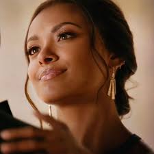 Collier The Vampire Diaries UoYu Lot De 21 Colliers Autocollants « The  Vampire Diaries »