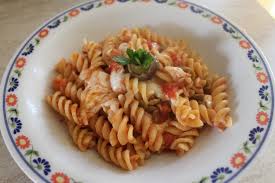 Pasta con tonno e mozzarella. Fusilli Tonno Olive Acciughe E Mozzarella Donnepasticcione