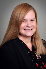 Leslie Pell's Instagram, Twitter & Facebook