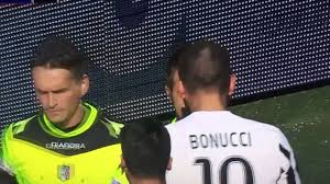 Anche il difensore bianconero ai microfoni di dazn punta il dito contro l'arbitro: Rizzoli Gira Intorno A Bonucci Ma Per Gli Anti Juventini E Una Testata Del Bianconero Youtube