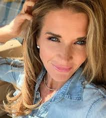 Emily Basham's Instagram, Twitter & Facebook