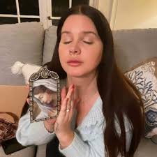 Listen to Dangerous Girl