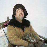 Popelka musí zastávat všechny domácí práce, ale protože je pracovitá a dobrosrdečná, vše statečně snáší. Macecha Tri Orisky Pro Popelku Postavy Cz