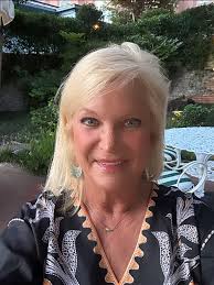 Lmao 😂😂😂 haha 😂😂 I was that pissed last night, I thought this was a  can of Stella! $ 300s IMPERIAL LEATHER SILK AT.TaDEoocKAS