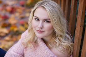 Meet the stunning McKenna Clouse. Class of 2019 Senior, heading to Waldorf  University to continue her rockstar basketball career and education. Much  Love for this girl! McKenna Clouse PHOTO: Jody H Photography