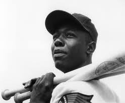Hank Aaron, Baseball's Home Run King Who Defied Racism, Dies at 86