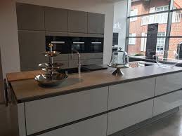 keramikfront beton kuche kuchen design kuchendesign