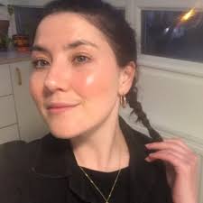 Caroline Bradley (@carrieebradley)