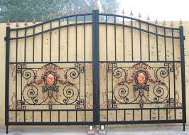 The uniquely beautiful wrought iron driveway gate design ideas with a woven style which will never fail to style up your front yard. Indian Beautiful Modern House Entrance Main Iron Gate Designs Buy Indian Gate Designs Entrance Main Iron Gate House Entrance Main Iron Gate Designs Product On Alibaba Com