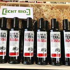 Terra Rossa Extra Virgin Olive Oil From 100 Organic Farming Family Owned Family Farm Organic Extra Virgin Olive Oil Organic Olive Oil Extra Virgin Olive Oil