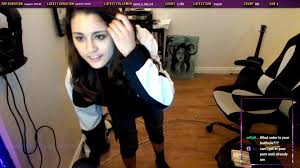 Streamer handstand oops - ThisVid.com