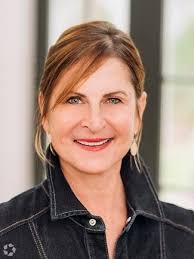 173 Hedge Ct, Glen Ellyn, IL 60137