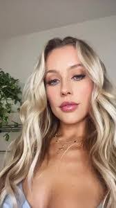 Jessica Lessard's Instagram, Twitter & Facebook