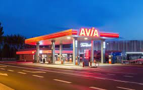 Avia is an american footwear and clothing company that specializes in running, yoga and lifestyle activewear, shoes and accessories. History Avia International