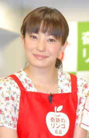 As you can see from the wikipedia link, both 堺雅人 and 菅野美穂 starred in this movie. å ºé›…äººã‚‚é£Ÿã¹ã¦ã‚‹ è…é‡Žç¾Žç©‚ å¾—æ„æ–™ç†ã¯ é¤ƒå­ Oricon News