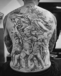 Pin sonne und mond tattoo vorlagen page 17 on pinterest. Tattoos Anitke Krieger Rucken Tattoo Schwarz Weiss Die Besten 100 Bilder In Vielen Kategorien
