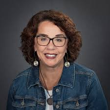 Jane Moen's Instagram, Twitter & Facebook